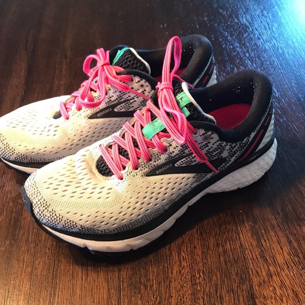 Brooks Sneakers